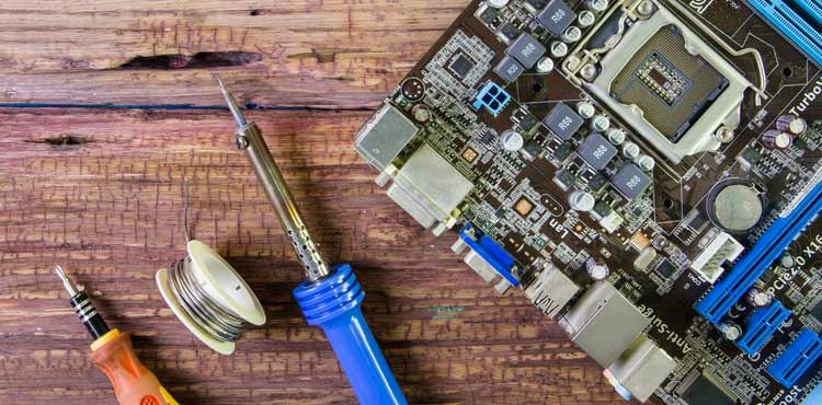 8 Things to look for before choosing a laptop repair service at home